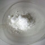 高度さらし粉と塩酸の反応を止めるのにチオ硫酸ナトリウムが使われるのはなぜ？